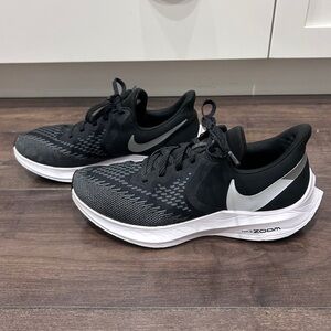 Nike Black and White Men's Running Shoes